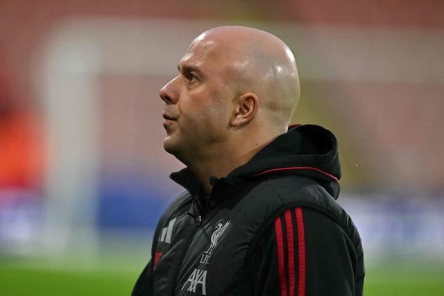 记者:利物浦无意在本赛季炒掉斯洛特,赛季末才会评估情况